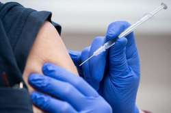 Израильские ученые: третья доза вакцины повышает защиту от коронавируса в 10 раз