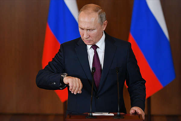 Вибори у Держдуму. У Кремлі вигадали пояснення конфузу, в який втрапив Путін (фото)