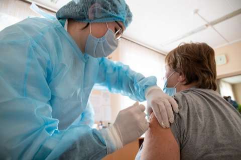 За минулу добу від коронавірусу вакцинували понад 58 тисяч українців