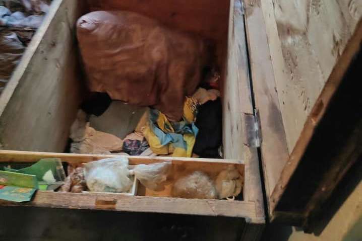 Гралися і закрилися у скрині – на Донеччині знайдено тіла двох дітей (фото)