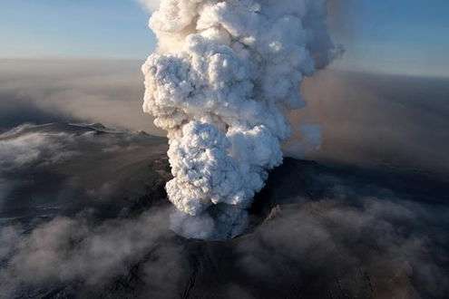 На іспанському острові Пальма почалося виверження вулкана