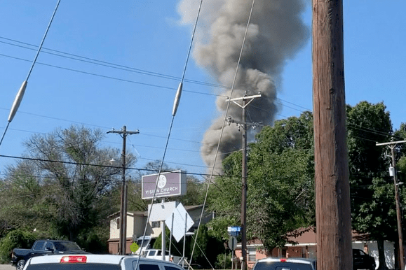 В Техасе разбился военный самолет, повредив два дома (видео) 