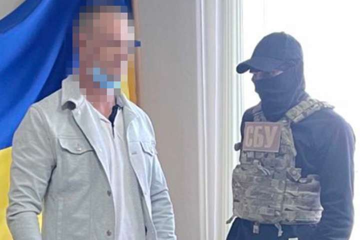 СБУ затримала «заступника директора» аеропорту Сімферополь