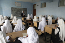 В ООН призвали талибов позволить девочкам ходить в школу