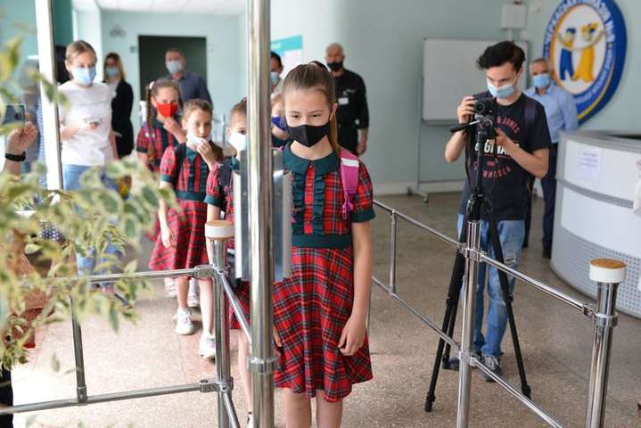 У школах Черкащини встановили спецобладнання для контролю маскового режиму 