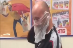 В Херсоне мужчина пришел в супермаркет в креативной «маске» (фото)