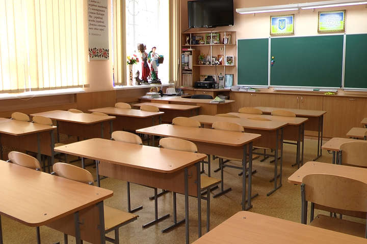 Із четверга на Київщині можуть закритися половина шкіл і дитсадків