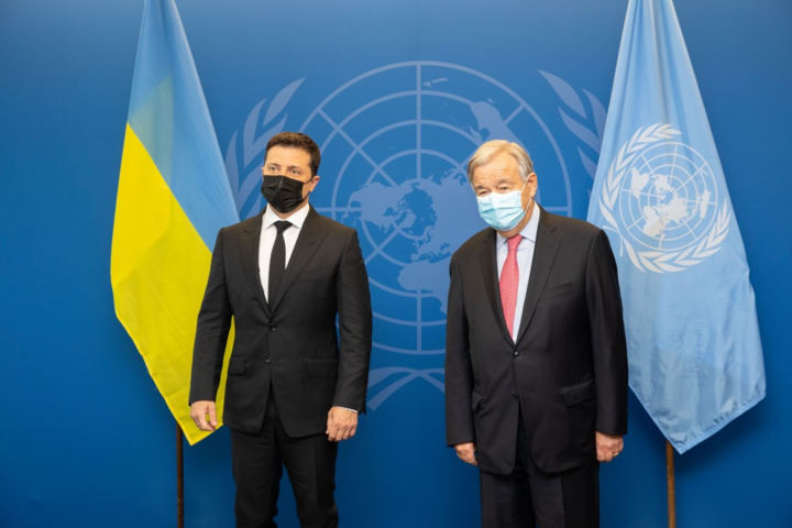 Зеленский передал генсеку ООН список заключенных Россией украинцев