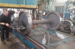 Організували схему двоє співробітників фірми-підрядника, яка виграла декілька десятків тендерів «Укрзалізниці»