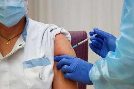 Названо кількість вакцинованих медиків Київщини