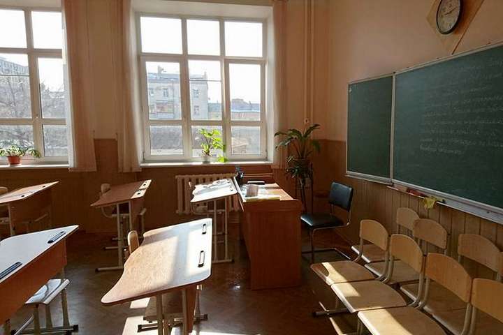 «Жовта» зона. На Київщині закриваються 27% шкіл