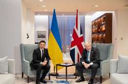  Зеленський і Джонсон обмінялися думками щодо безпекової ситуації на сході України та у Чорноморсько-Азовському регіоні 