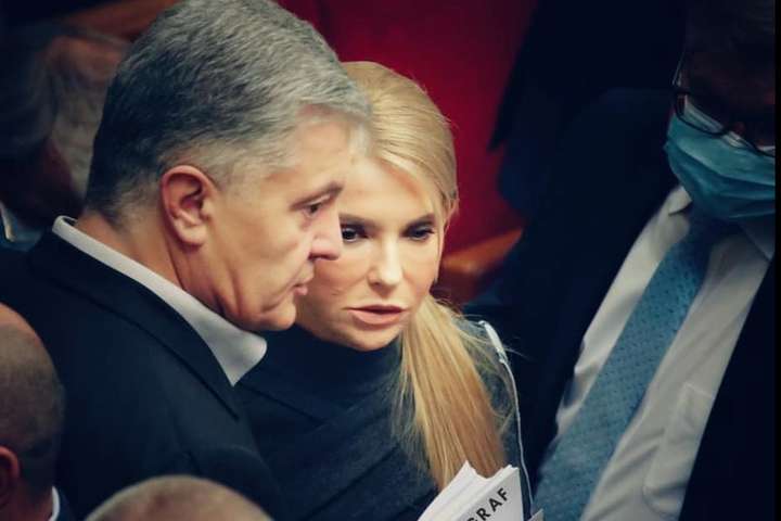 Несподівана нарада. Фотограф піймав у Раді Порошенка та Тимошенко (фото)