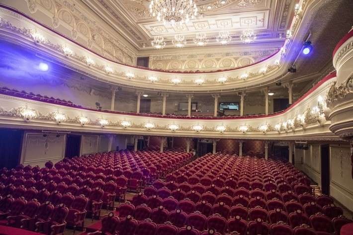 Вандали пошкодили нові крісла у столичній Опереті: театр шукає свідків