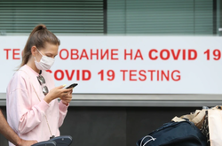 У Росії п’ять днів поспіль реєструють понад 800 смертей на добу через коронавірус