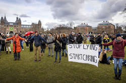 Мітингувальники не згодні з рядом обмежень у суспільному житті через пандемію коронавірусу