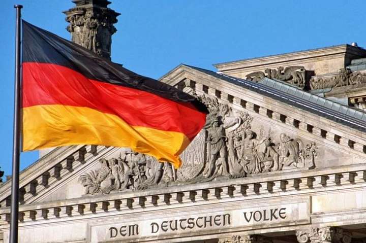 На виборах зареєстрована рекордна кількість претендентів на місця у федеральному парламенті - У Німеччині розпочалося голосування на виборах у Бундестаг