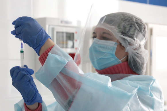 Повну імунізацію проти коронавірусу отримали понад 5,4 млн українців