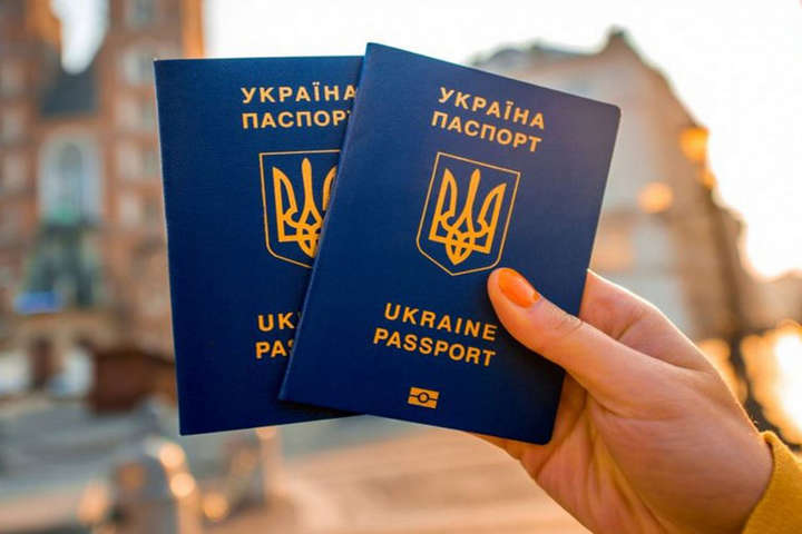 Україна перевірить правильність транслітерації імен в закордонних паспортах