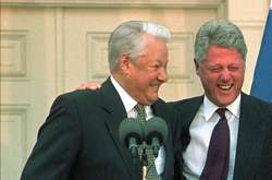 Колишній зять Єльцина розповів про п'янку з Клінтоном у туалеті Кремля