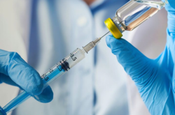 За сутки в Украине от коронавируса вакцинировали более 37 тысяч человек 