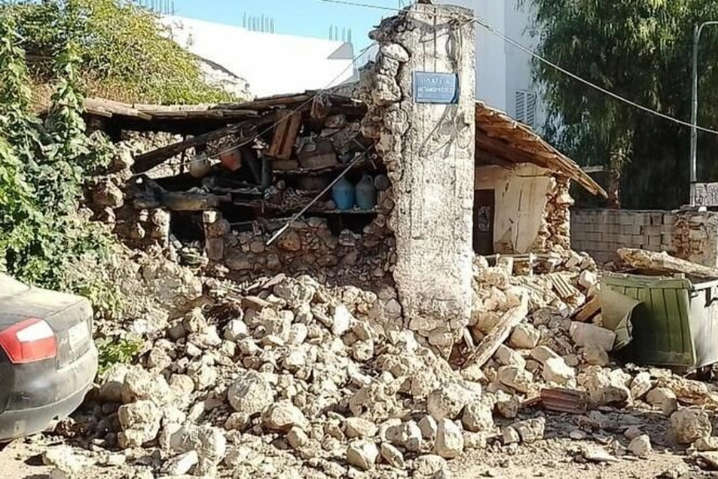 Шестибалльное землетрясение на Крите разрушило дома и храмы (фото)