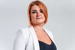 Людмила Буймістер – єдина серед «слуг», хто і в першому, і у другому читанні, тиснула на червону кнопку