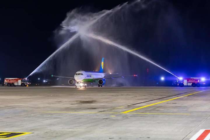 Компанія Uzbekistan Airways відновила польоти до Києва