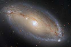 Телескоп Hubble зробив унікальний знімок спіральної галактики (фото)