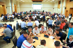 Обеды в Rixos, награждения и DJ Арахамия. Стала известна программа сборов «слуг народа» в Трускавце