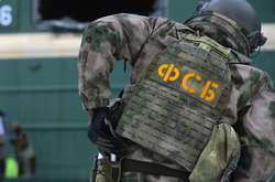 Окупанти затримали у Криму матір українського добровольця 