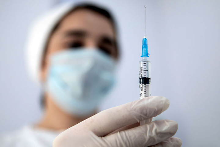 Первую прививку от Covid-19 уже получили почти 7 млн украинцев 