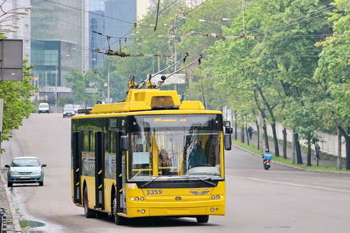 Вулицю Чорнобильську перекрито на десять днів, тролейбуси змінили рух (схеми)
