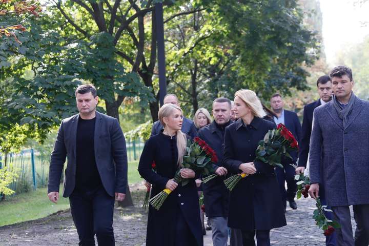Юлія Тимошенко віддала шану пам'яті загиблим у Бабиному Яру (фото)