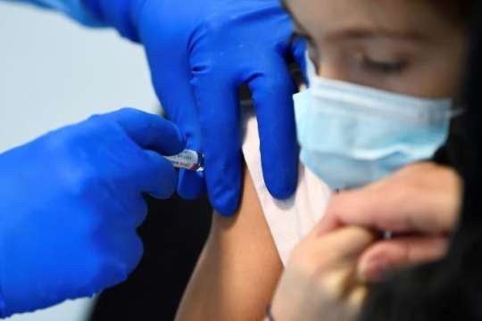 Експертна група просить МОЗ розпочати вакцинацію підлітків
