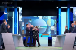  Адвокатка Монтян влаштувала мордобій-шоу в ефірі кремлівського телеканалу (відео)