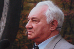 Зеленский присвоил Героя Украины историку, который исследовал трагедию Бабьего Яра 