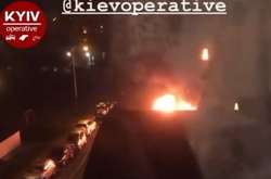 Загорання автівок біля будинку сталося близько 3 години ночі