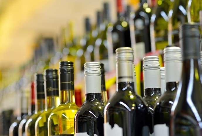 В Україні з 1 жовтня зміняться правила продажу алкоголю
