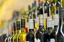 В Україні з 1 жовтня зміняться правила продажу алкоголю