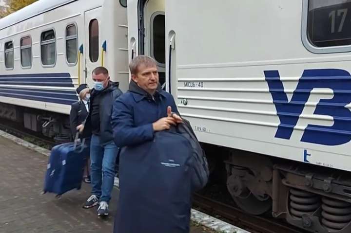 «Слуги народу» потягом приїхали до Трускавця (відео)