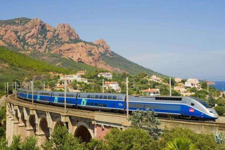 Апеннінську залізницю в Італії модернізують під водневі поїзди