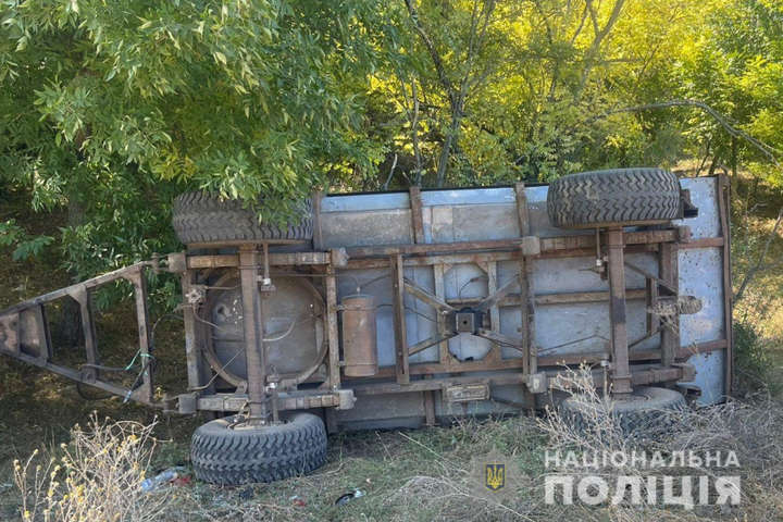 На Одещині перекинувся трактор із дітьми. Загинула 9-річна дитина