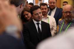 Володимир Зеленський відхрестився від питання про відставку Разумкова