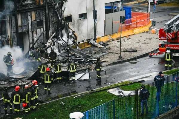 На півночі Італії упав літак, є жертви (фото)