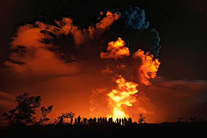 На Гавайях продолжается извержение одного из самых активных вулканов мира (видео)