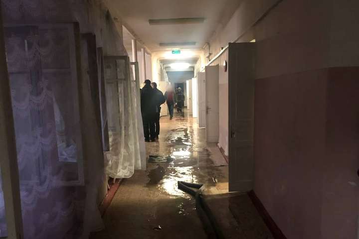 У лікарні на Київщині сталася пожежа, є жертви (фото)