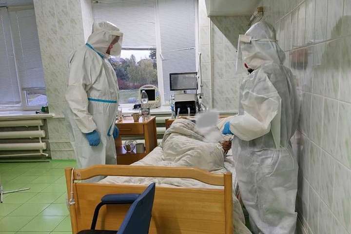 Спалах Сovid-19: за добу з коронавірусом госпіталізували майже чотири тисячі українців 
