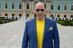 Привет из 1991 года. Дмитрий Гордон показал фото с густой шевелюрой