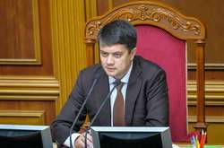 В Atlantic Council считают, что отставка Разумкова – месть за скандал с законом об олигархах